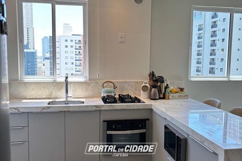 Apartamento &agrave; venda - 93m&sup2; - Meia Praia