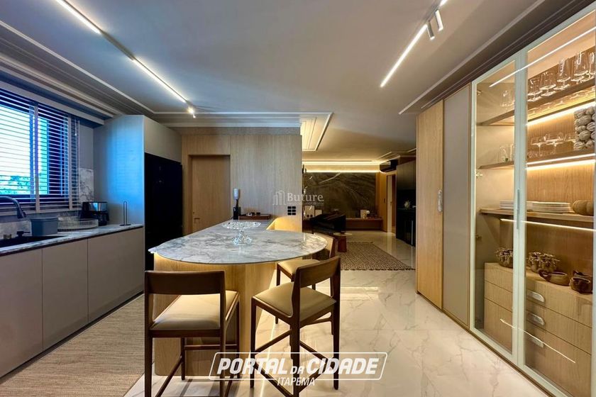 Apartamento &agrave; venda - 210m&sup2; - Centro