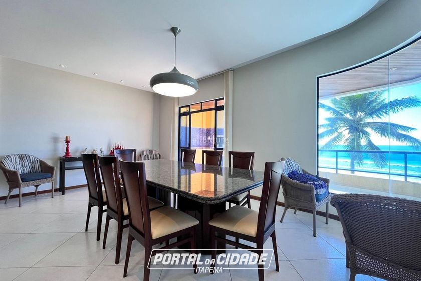 Apartamento &agrave; venda - 170m&sup2; - Meia Praia