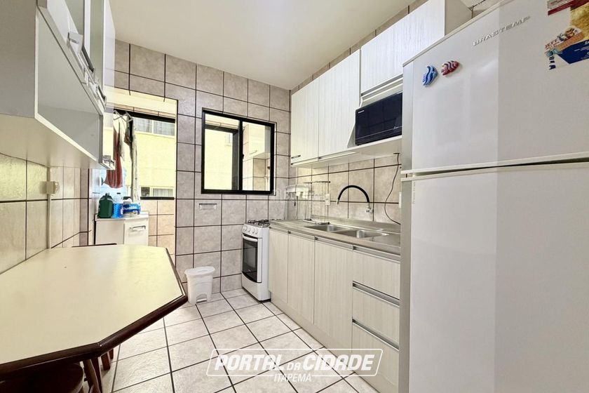 Apartamento &agrave; venda - 120m&sup2; - Meia Praia