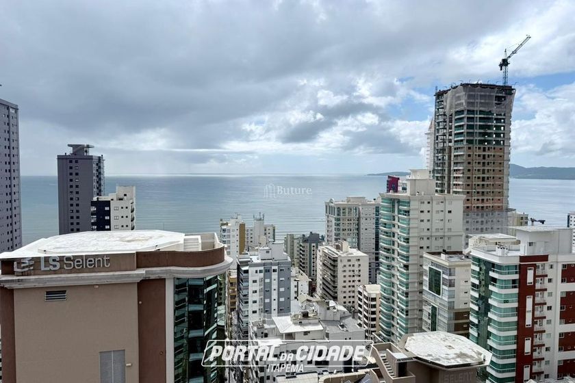 Apartamento &agrave; venda - 206m&sup2; - Meia Praia
