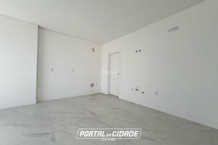 Apartamento &agrave; venda - 129m&sup2; - Meia Praia