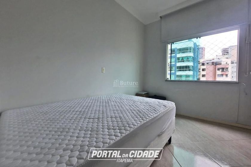 Apartamento &agrave; venda - 132m&sup2; - Meia Praia