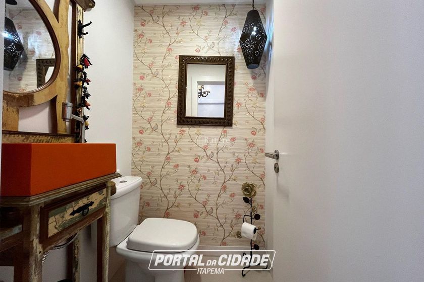 Apartamento &agrave; venda - 128m&sup2; - Meia Praia