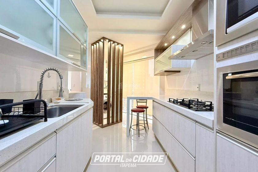 Apartamento &agrave; venda - 202m&sup2; - Meia Praia