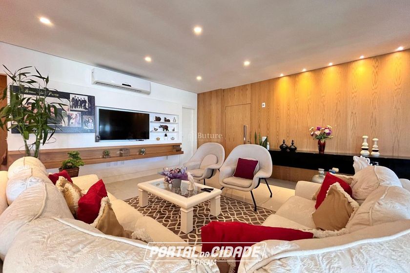 Apartamento &agrave; venda - 193m&sup2; - Meia Praia