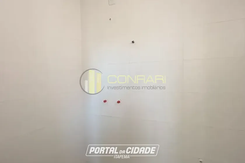 Apartamento &agrave; venda - 103m&sup2; - Meia Praia