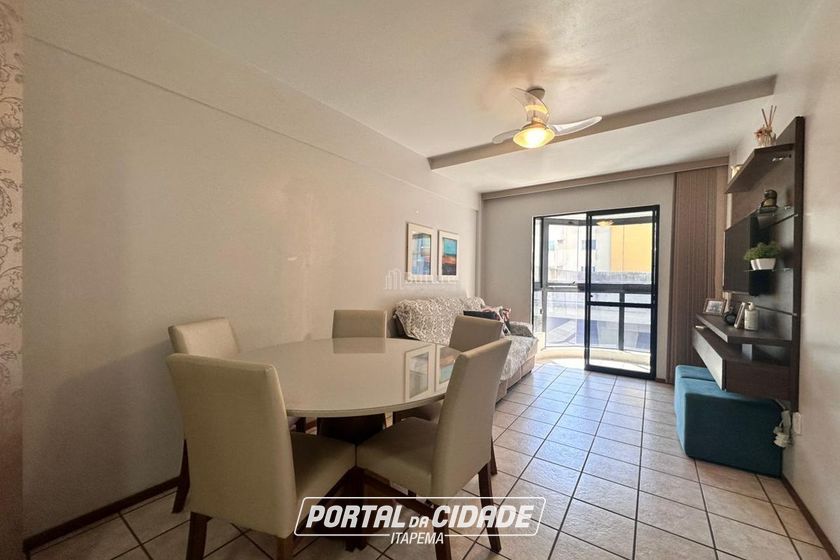 Apartamento &agrave; venda - 120m&sup2; - Meia Praia