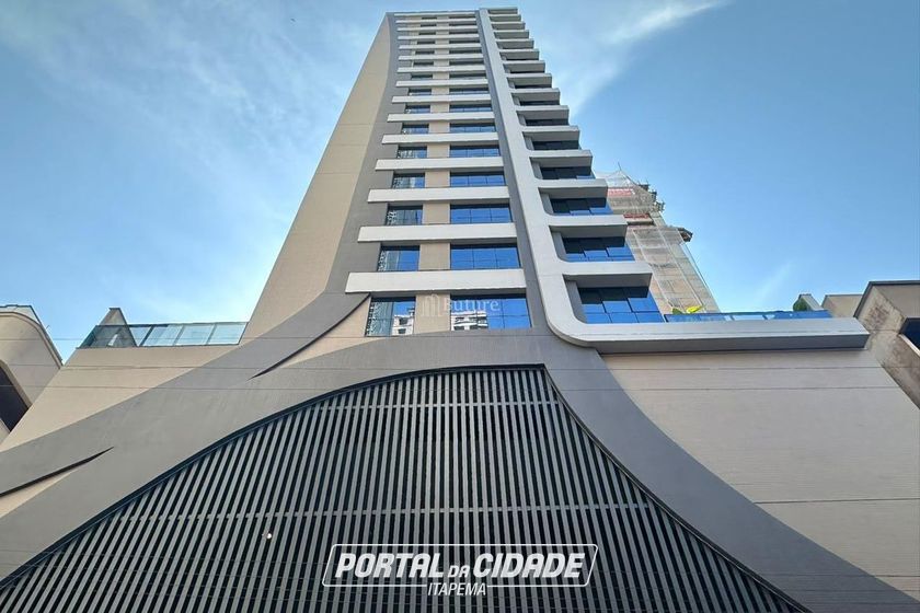 Apartamento &agrave; venda - 130m&sup2; - Meia Praia