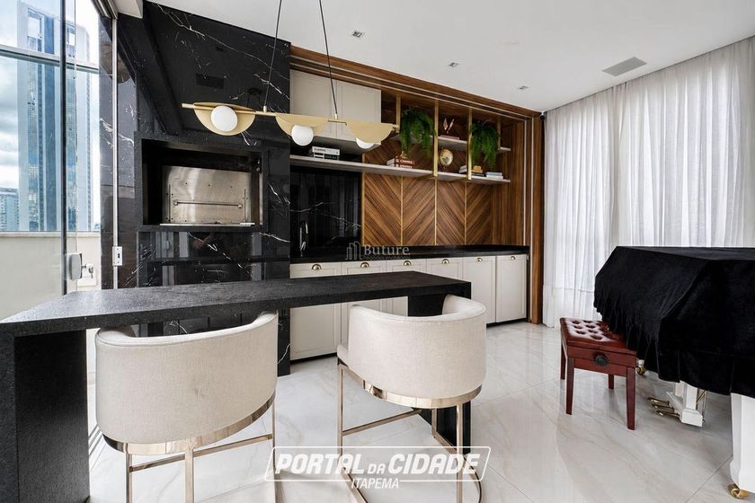 Apartamento &agrave; venda - 220m&sup2; - Centro