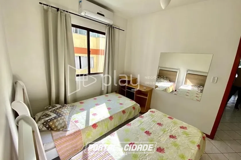 Apartamento &agrave; venda - 104m&sup2; - Meia Praia