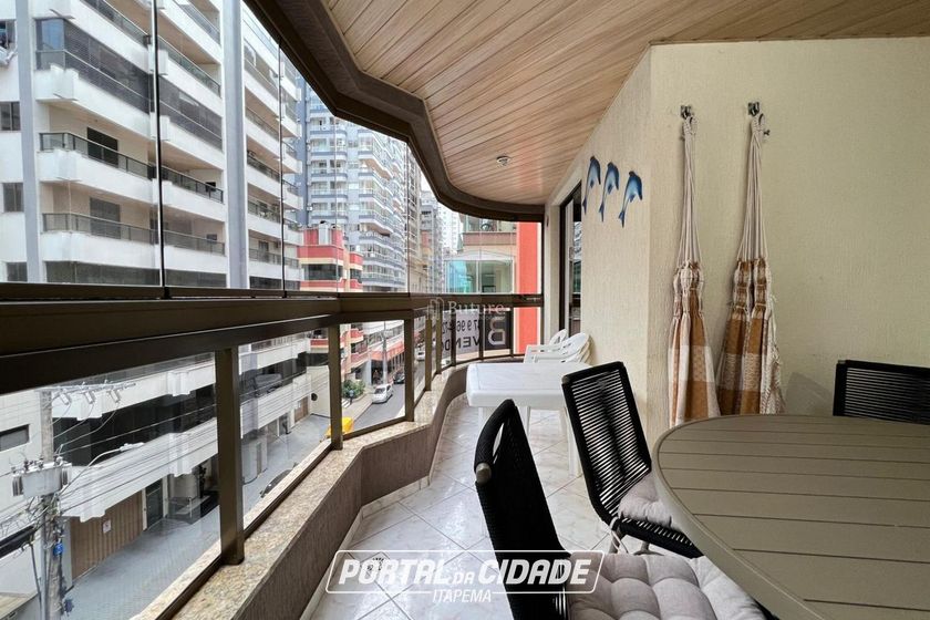 Apartamento &agrave; venda - 146m&sup2; - Meia Praia
