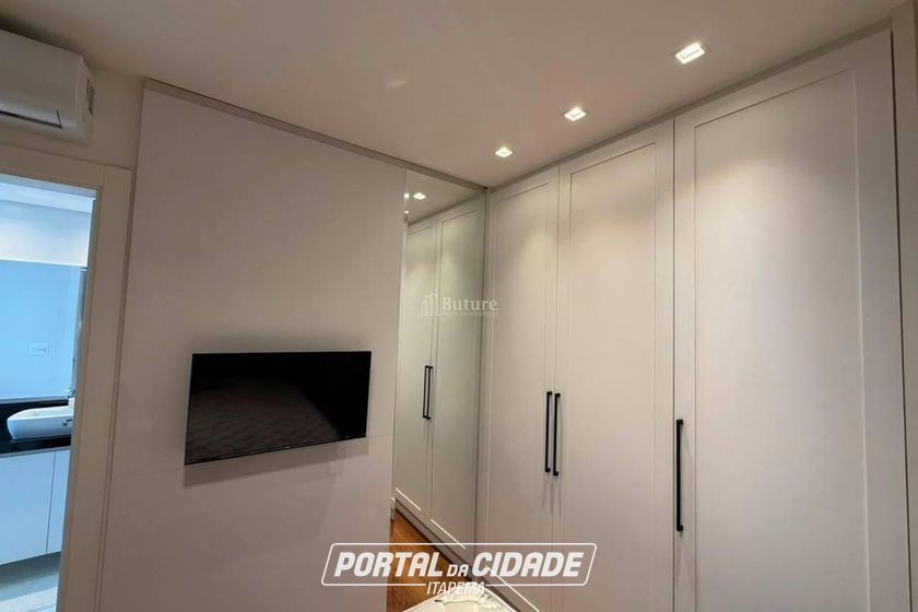 Apartamento &agrave; venda - Meia Praia