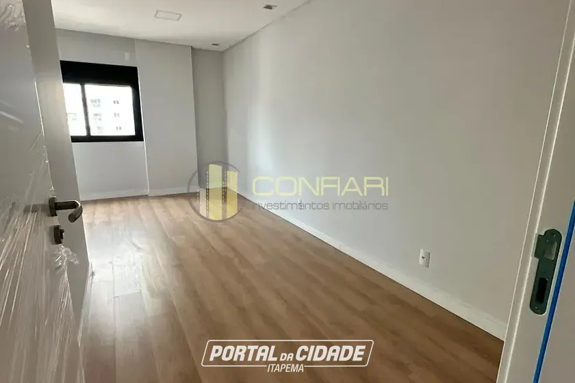 Apartamento para alugar - 118m&sup2; - meia praia