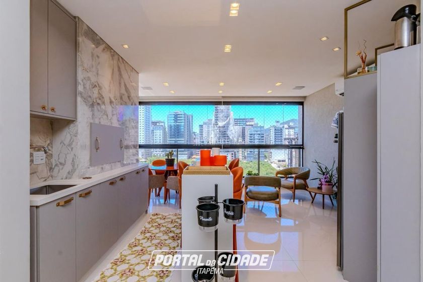 Apartamento &agrave; venda - 200m&sup2; - Meia Praia