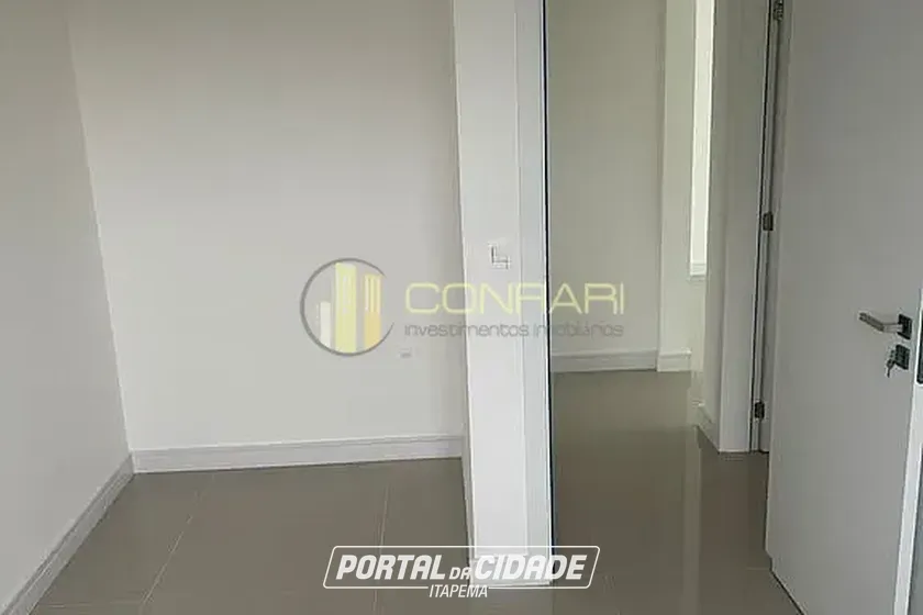Apartamento &agrave; venda - 145m&sup2; - Meia Praia
