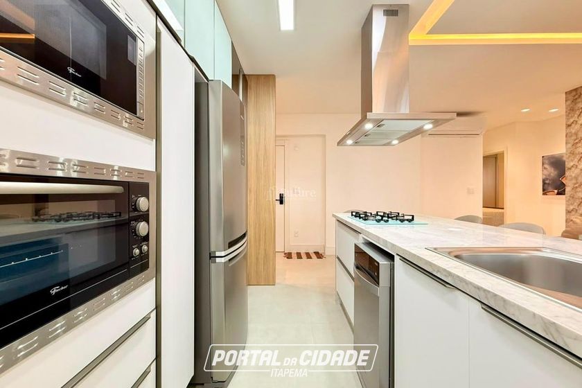 Apartamento &agrave; venda - 129m&sup2; - Meia Praia