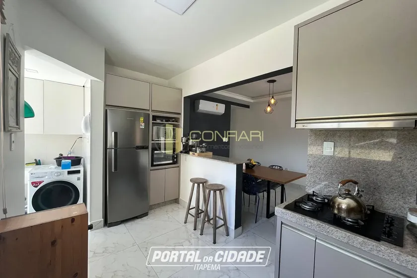 Apartamento &agrave; venda - 120m&sup2; - Meia praia