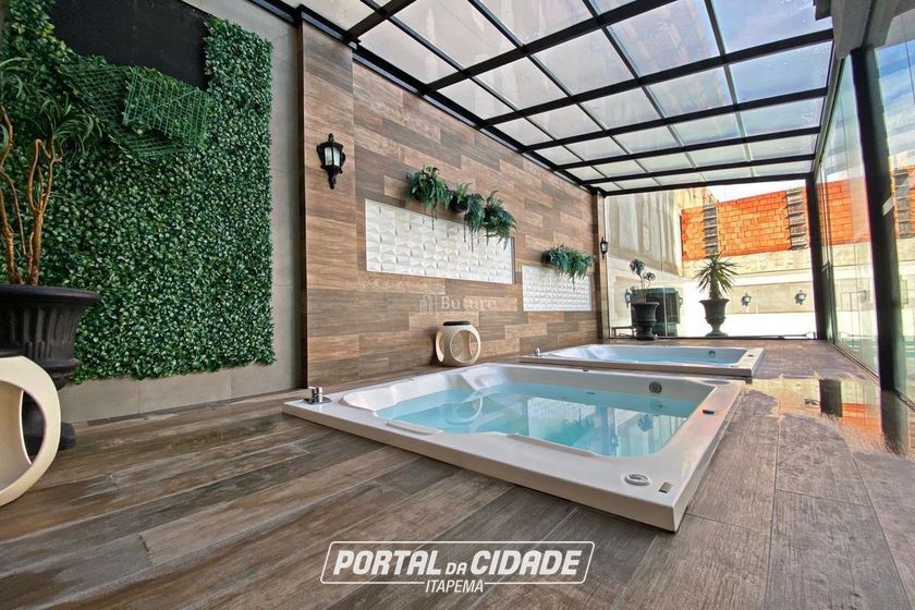Apartamento &agrave; venda - 126m&sup2; - Meia Praia