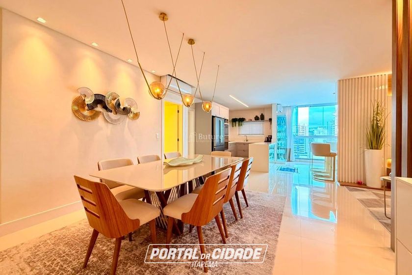 Apartamento &agrave; venda - 160m&sup2; - Meia Praia