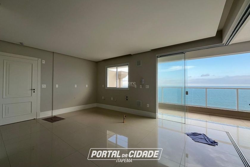 Apartamento &agrave; venda - 193m&sup2; - Meia Praia