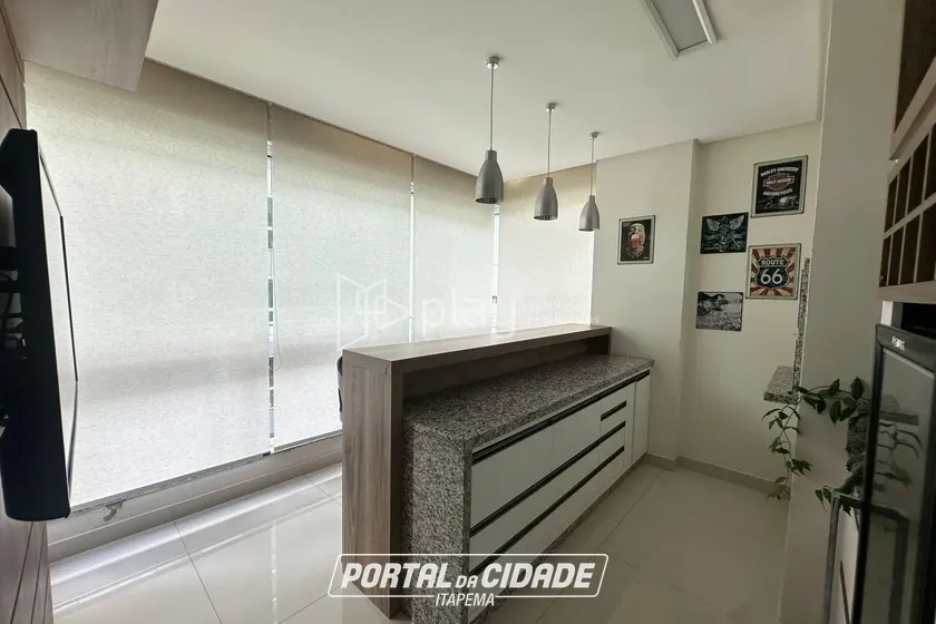 Apartamento &agrave; venda - 134m&sup2; - Meia Praia