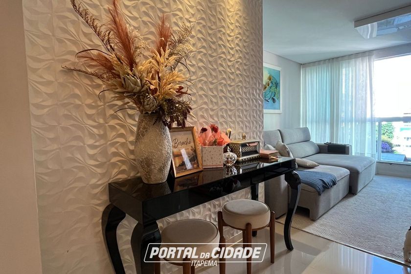Apartamento &agrave; venda - 120m&sup2; - Meia Praia