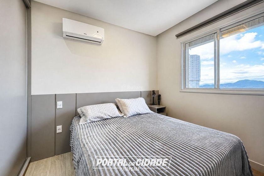 Apartamento &agrave; venda - 85m&sup2; - Meia Praia