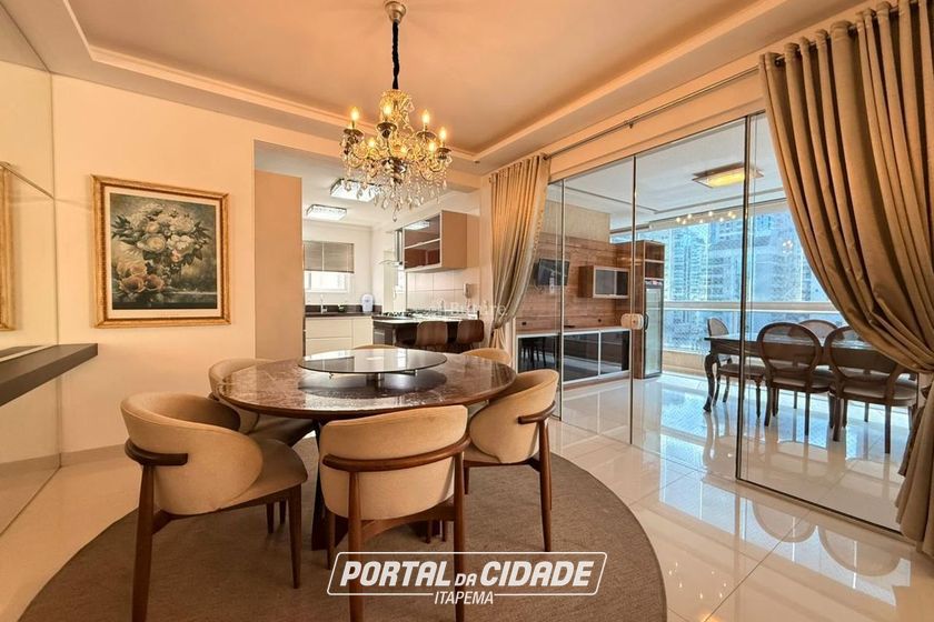 Apartamento &agrave; venda - 198m&sup2; - Meia Praia
