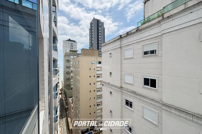 Apartamento &agrave; venda - 130m&sup2; - Meia Praia