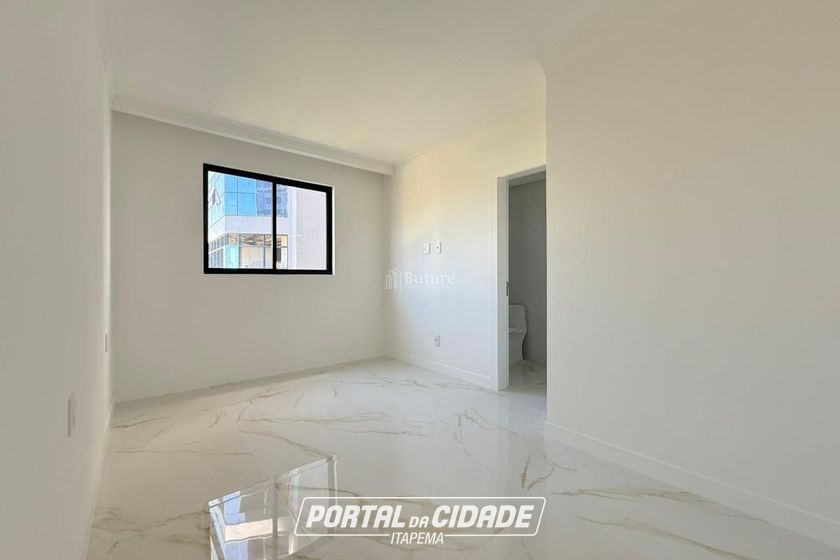 Apartamento &agrave; venda - 163m&sup2; - Meia Praia