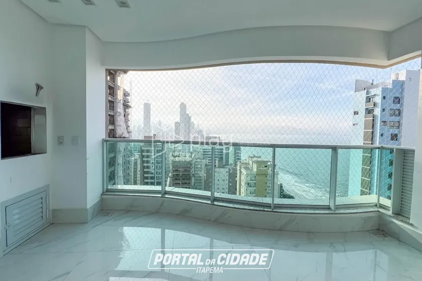 Apartamento &agrave; venda - 160m&sup2; - Meia Praia