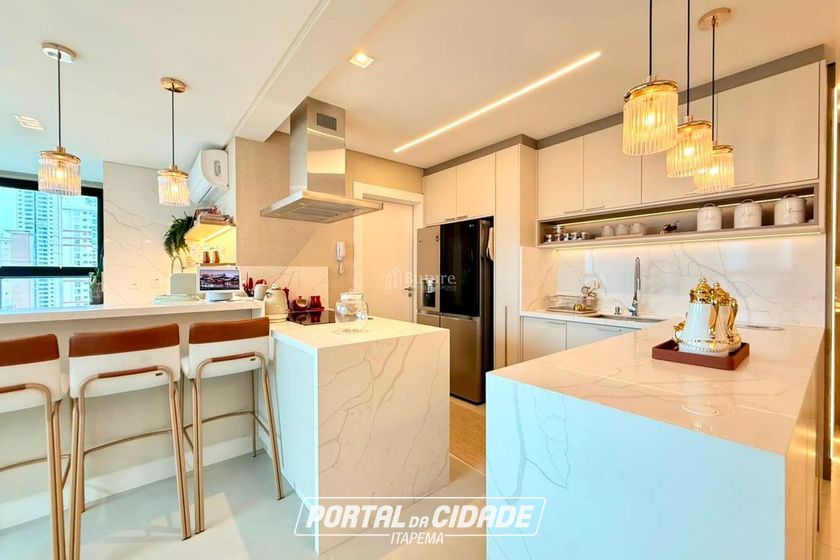 Apartamento &agrave; venda - 182m&sup2; - Meia Praia