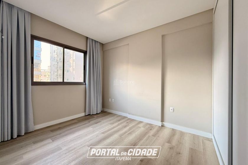 Apartamento &agrave; venda - 114m&sup2; - Meia Praia