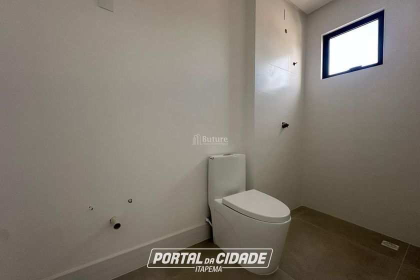 Apartamento &agrave; venda - 185m&sup2; - Meia Praia