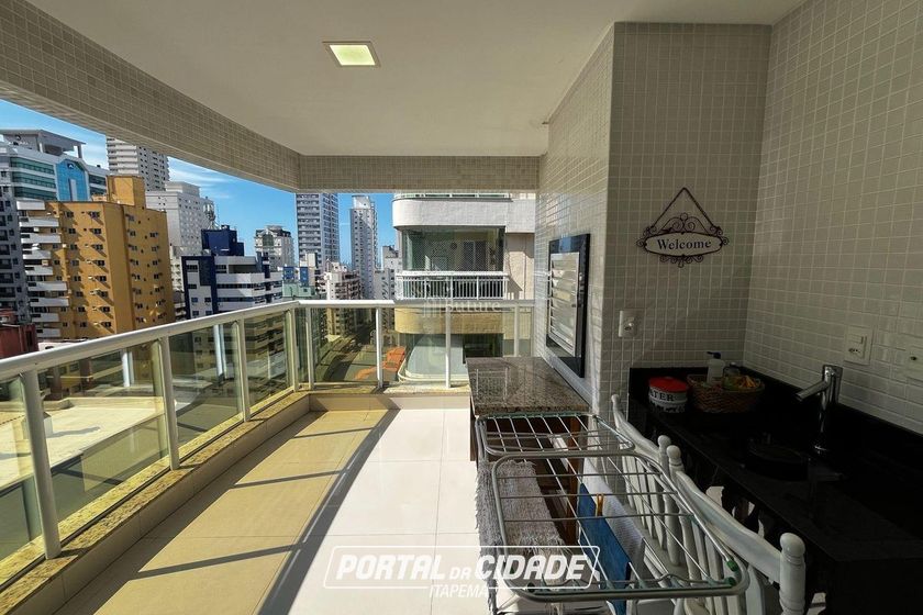 Apartamento &agrave; venda - 128m&sup2; - Meia Praia