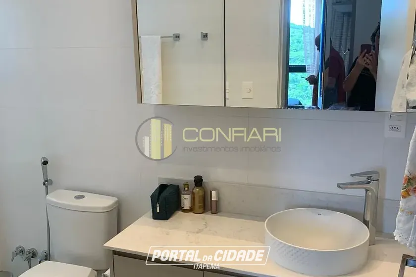 Apartamento para alugar - 125m&sup2; - Meia Praia