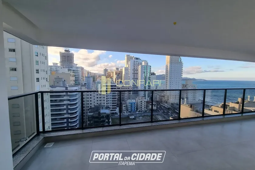 Apartamento &agrave; venda - 207m&sup2; - Meia Praia