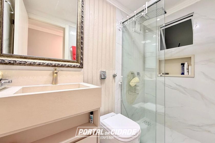 Apartamento &agrave; venda - 176m&sup2; - Meia Praia