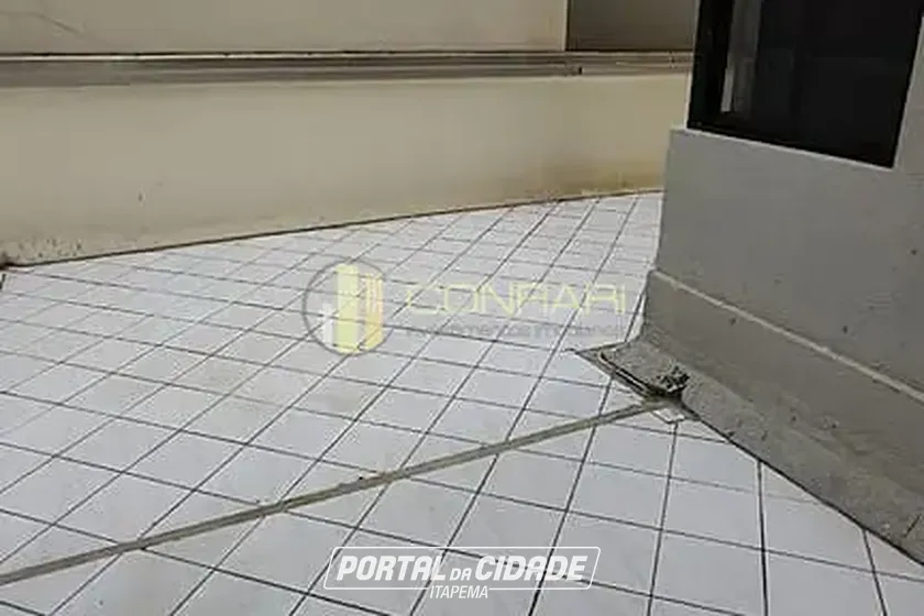 Apartamento &agrave; venda - 126m&sup2; - Meia Praia