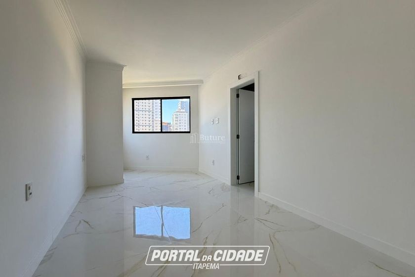 Apartamento &agrave; venda - 163m&sup2; - Meia Praia