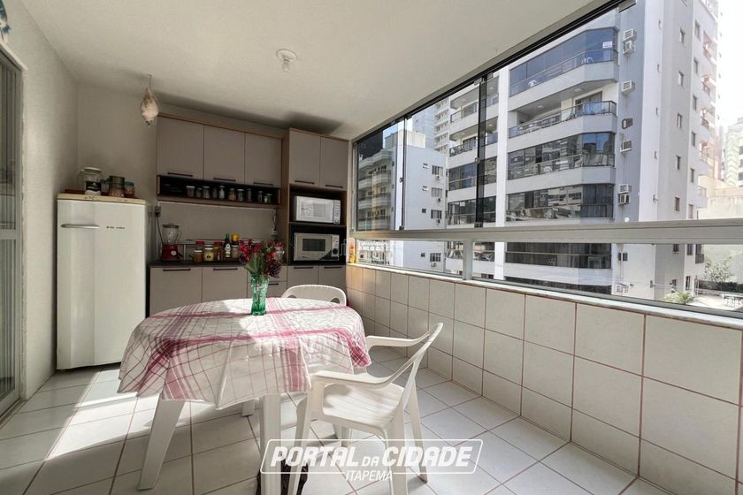 Apartamento &agrave; venda - 140m&sup2; - Meia Praia
