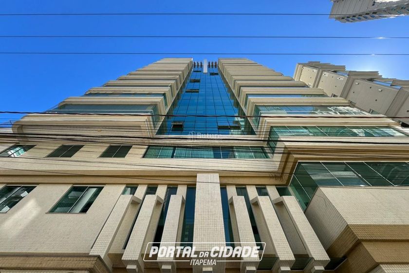 Apartamento &agrave; venda - 180m&sup2; - Meia Praia