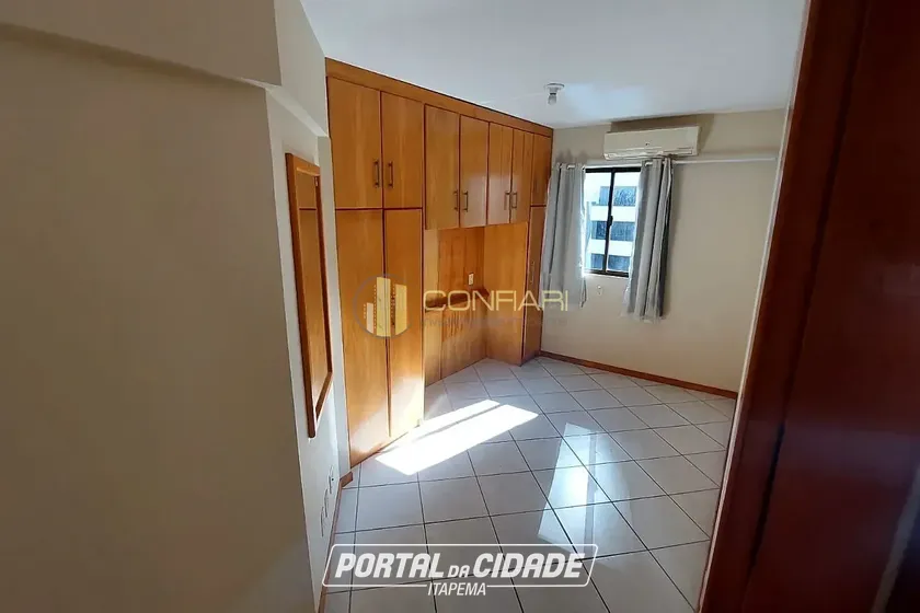 Apartamento para alugar - 163m&sup2; - meia praia