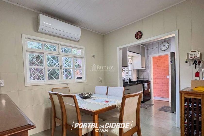 Casa &agrave; venda - 300m&sup2; - Cedro