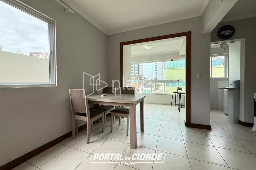 Apartamento &agrave; venda - 100m&sup2; - Meia Praia