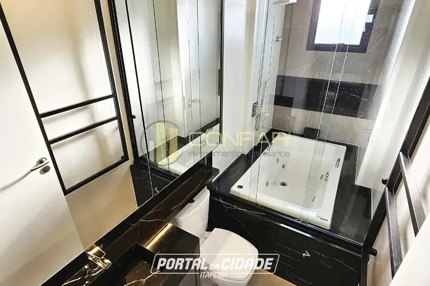 Apartamento &agrave; venda - 162m&sup2; - Meia Praia