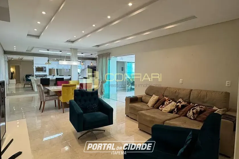 Casa &agrave; venda - 340m&sup2; - Meia Praia
