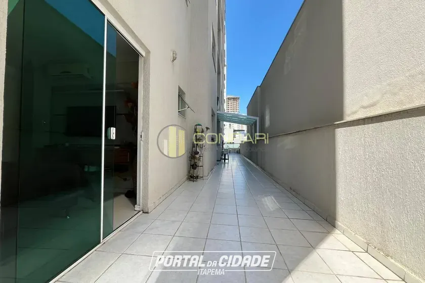 Apartamento &agrave; venda - 160m&sup2; - Meia Praia