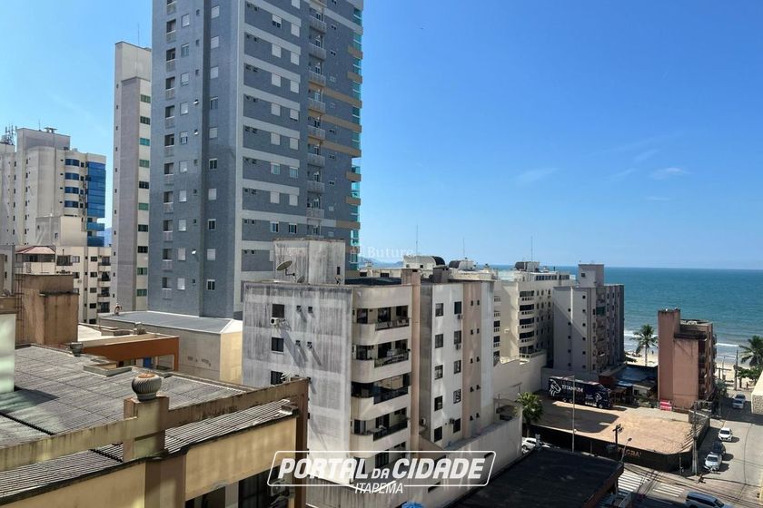 Apartamento &agrave; venda - 171m&sup2; - Meia Praia